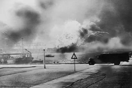 解放军160号驱逐舰突然爆炸沉没，内幕惊悚！！！