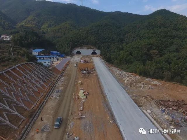 浮邱山隧道图片