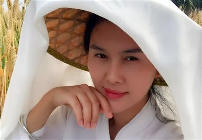 中国最美的女道士图片