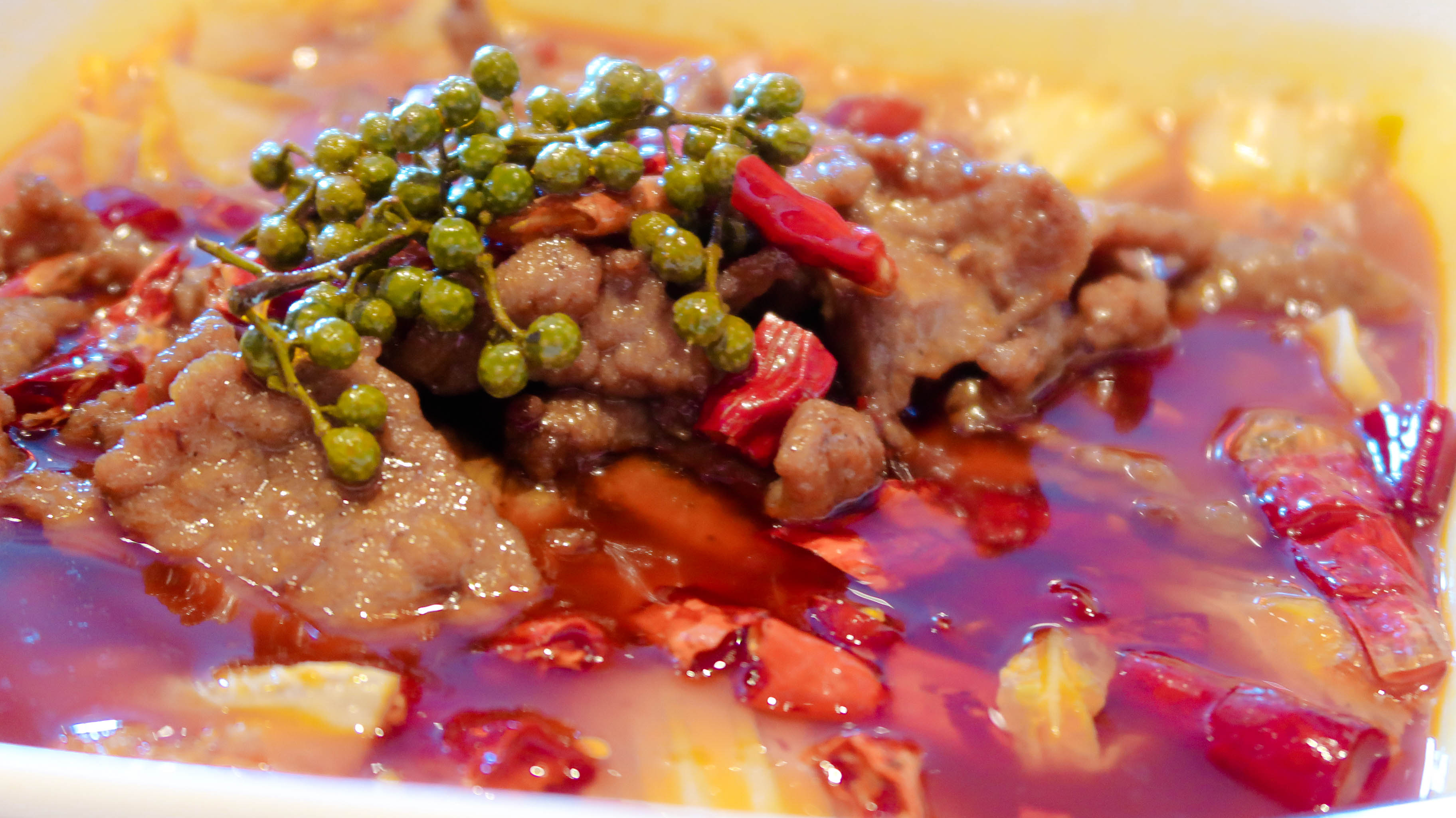 水煮牛肉,麻与辣控制得当,很适合广东人的口味
