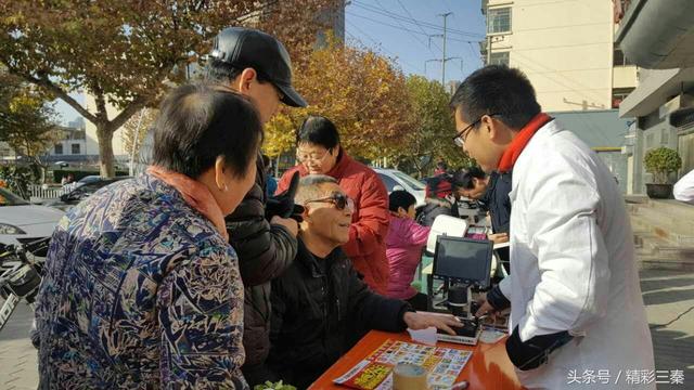 2017年11月24日上午,人民街道办事处宣化社区包联领导雷小洁主任,食药