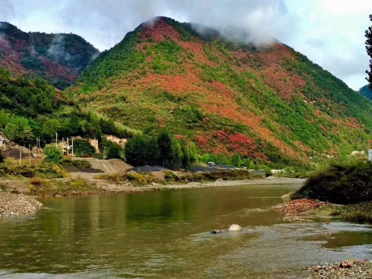 秦岭深处这条最美自驾省道,还藏有中国最美呼吸小城!一下车就美哭了!