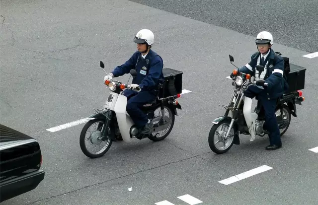 日本治安那么好,日本警察都怎么干活儿的?