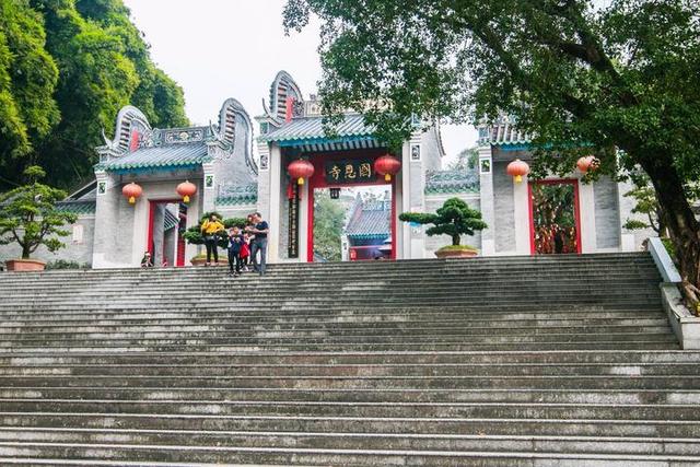 數百米之外就是廣東名寺之一的國恩寺,與韶關南華寺,廣州光孝寺並稱為