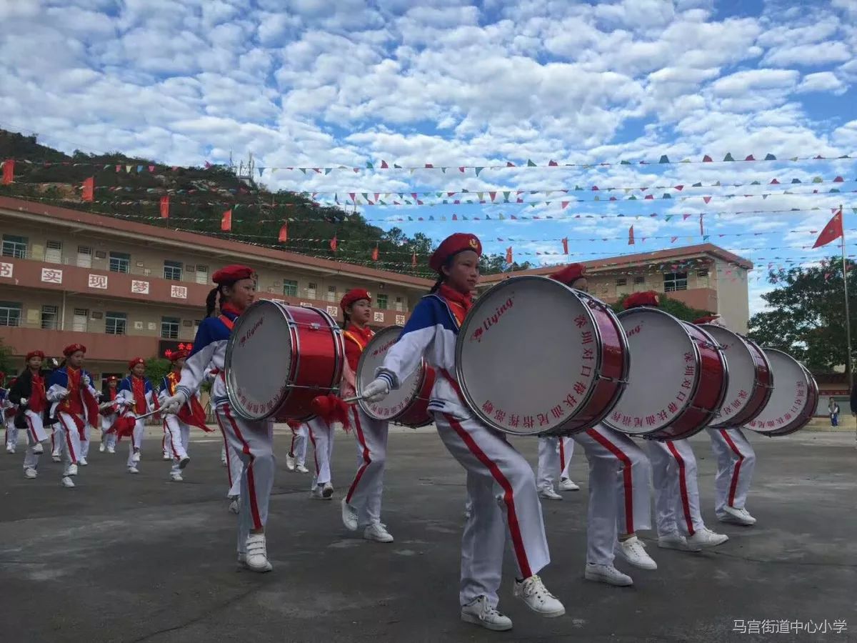 我校荣获全区小学鼓号仪仗队检阅比赛一等奖