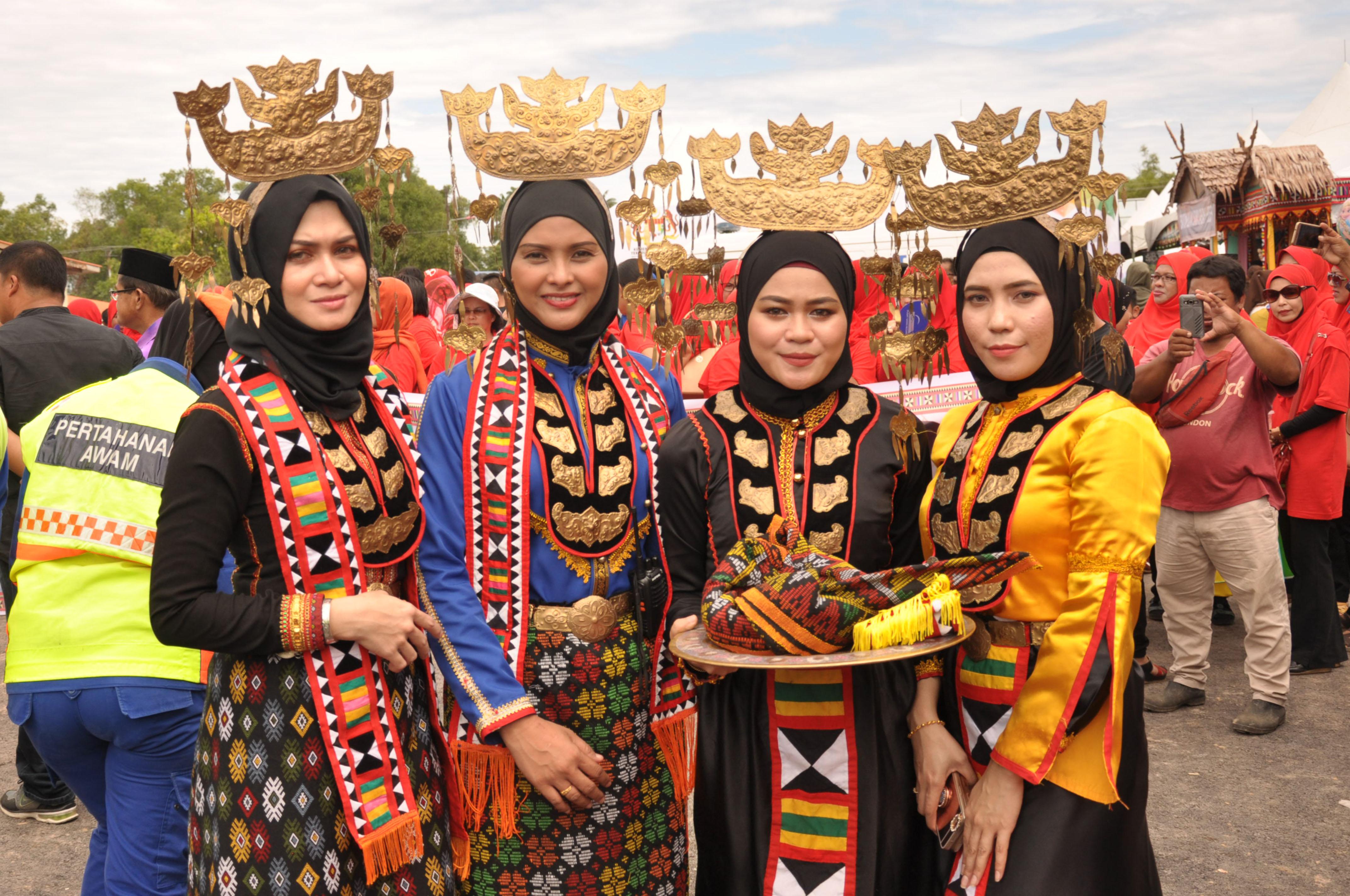 马来西亚服饰图片