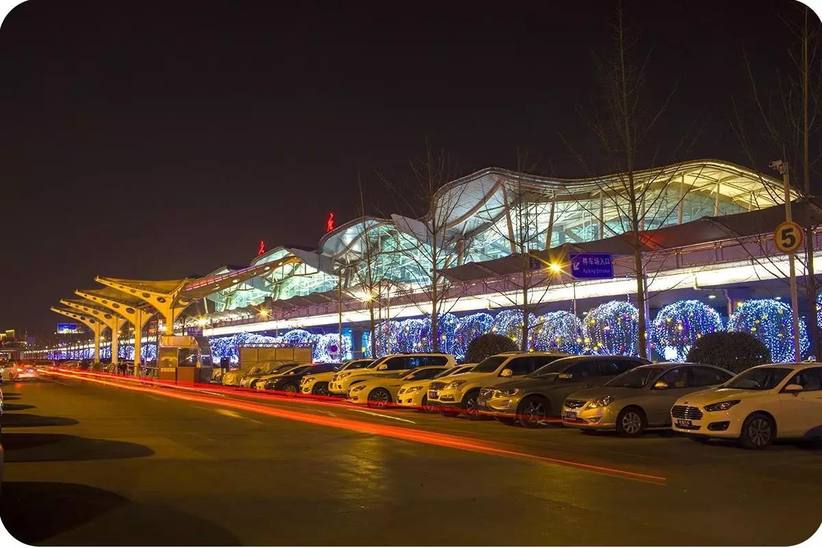 灯箱展柜系列电源 创联防雨系列项目名称:重庆江北国际机场t3航站楼