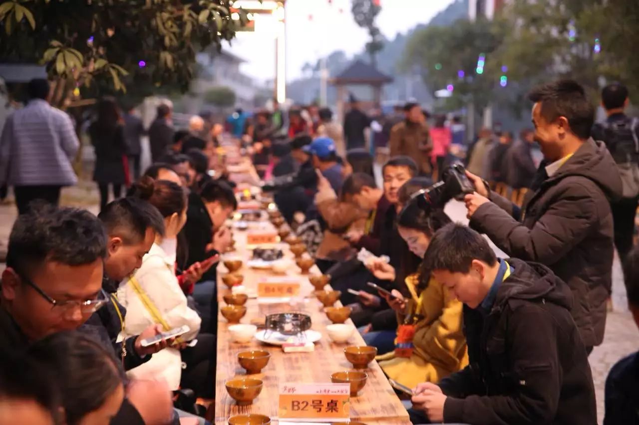 今天,贵州黄果树旅游区人山人海,太火爆了!