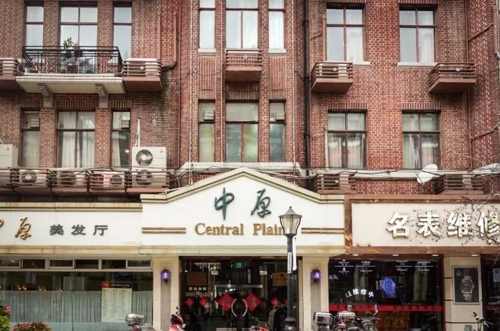 穿越时空和老克勒走进老上海的这些传奇招牌理发店