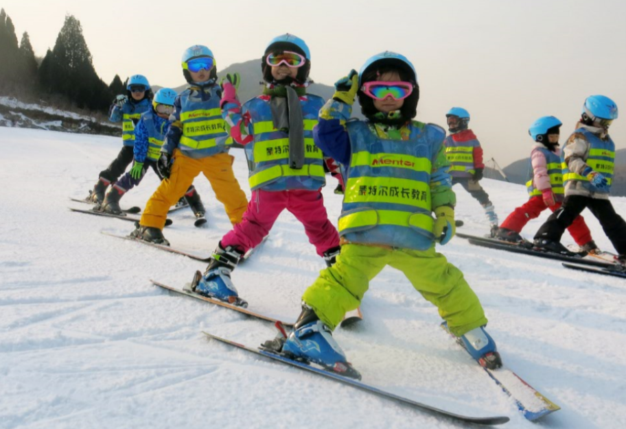 雪地精灵滑雪系列冬令营之双板初级营