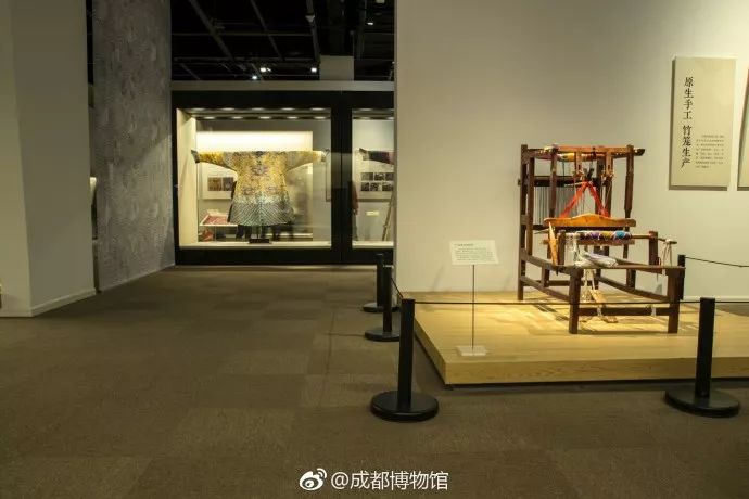 74《錦行天下——中國織錦文化展》彙集了來自成都博物館,蜀錦織繡