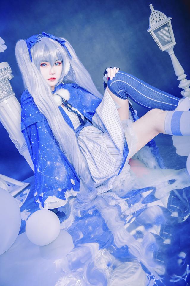 cosplay美少女cos正片双马尾雪初音冬之夜同人