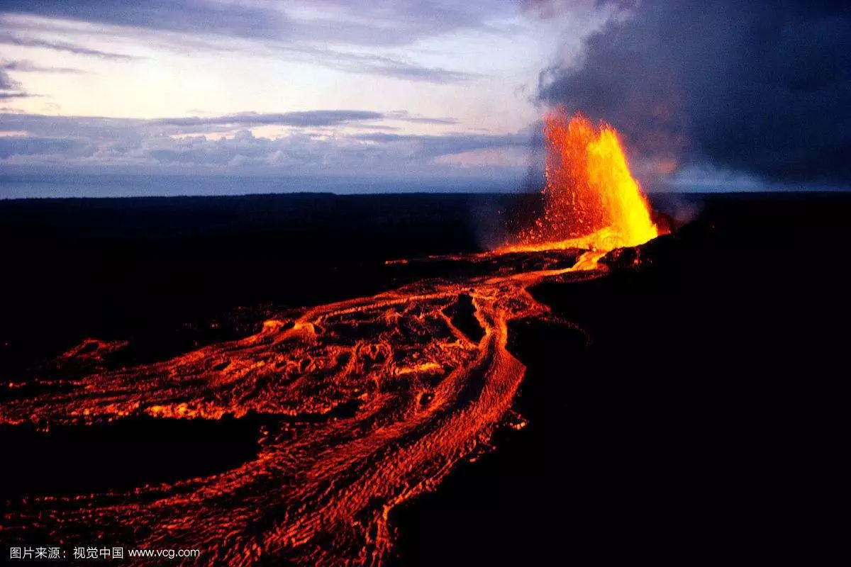 巴厘岛火山喷发中国游客应注意安全