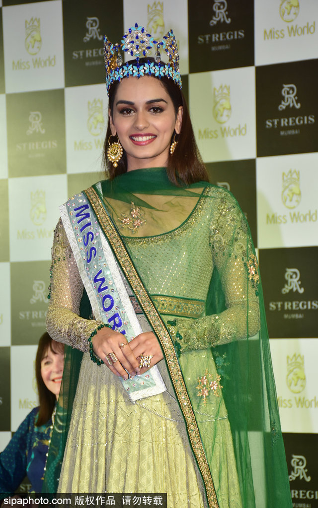 20岁印度小姐姐摘得2017世界小姐冠军