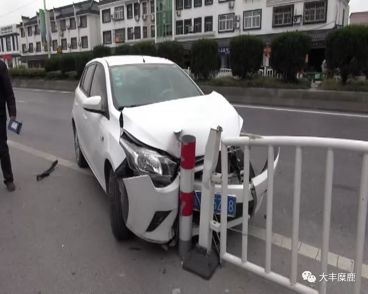 盐城黄海路桥头车祸图片