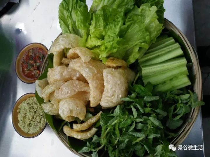 粑粑考囉嗦(年糕)傣味魚生(較貴一道傣味菜)傣味黃金鴨傣味曝醃魚魚肚