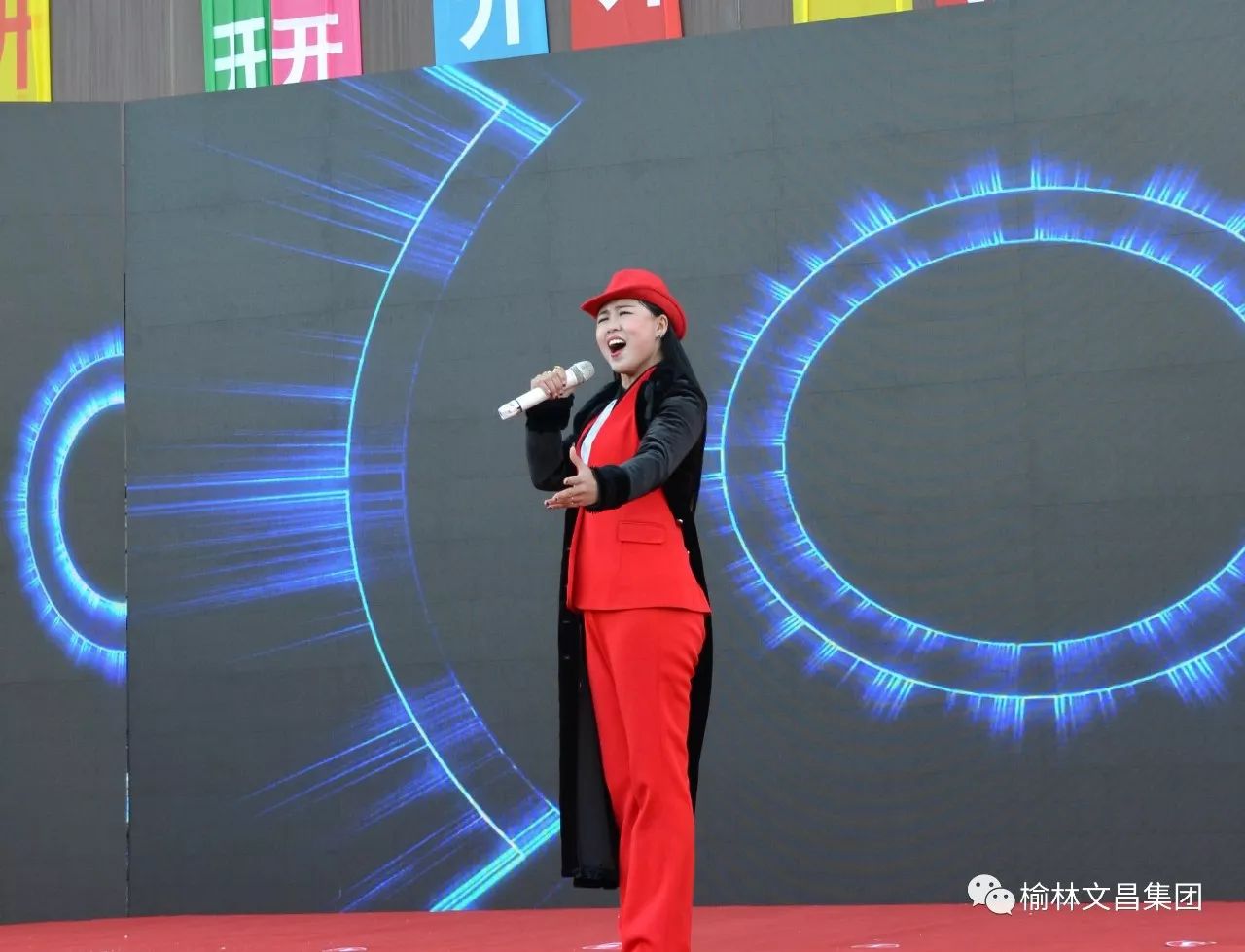 和顺琴行音乐体验中心演出主持人白奎和刘晓斌盛装开业开业仪式视频