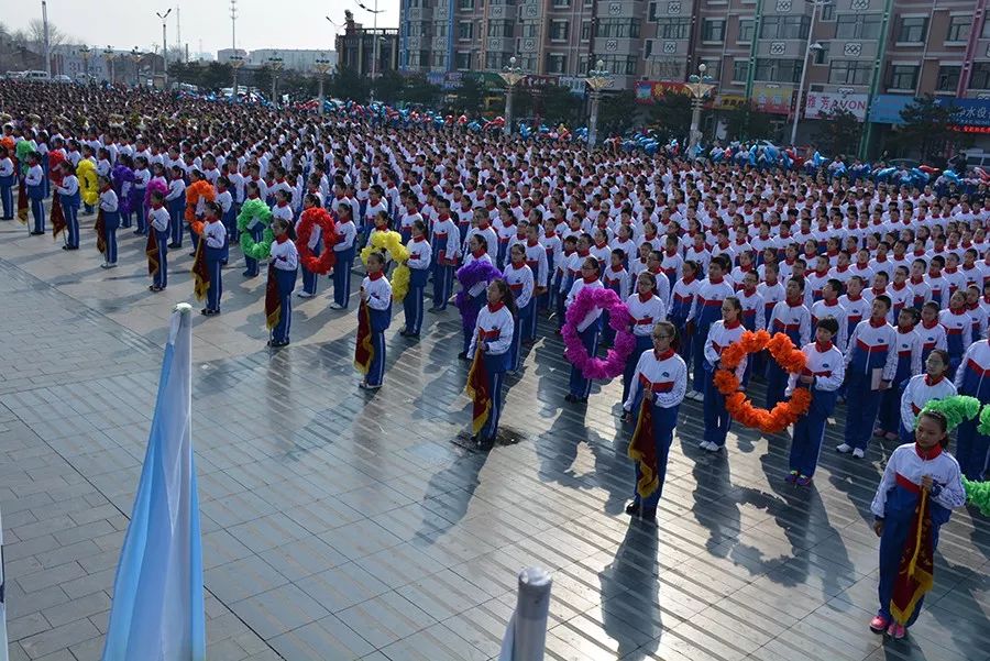 朝阳二中全体师生到第四野战军纪念馆接受爱国主义教育