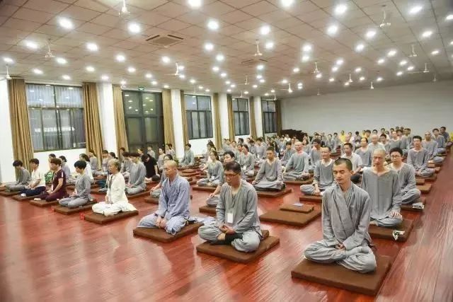 栖霞寺客堂75报到须知本期禅修期间须统一穿着本寺专门定制的禅修