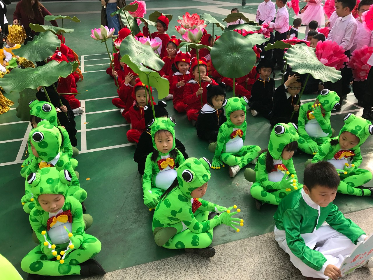 海城小学首届体魄生长节学子演绎缤纷四季