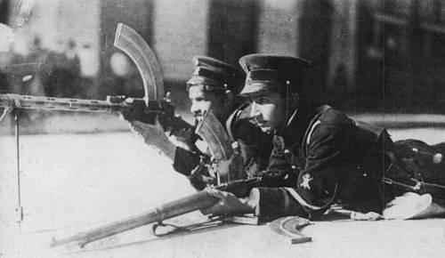 这把轻机枪是一战期间性能最好的轻武器之一曾被多个国家装备使用