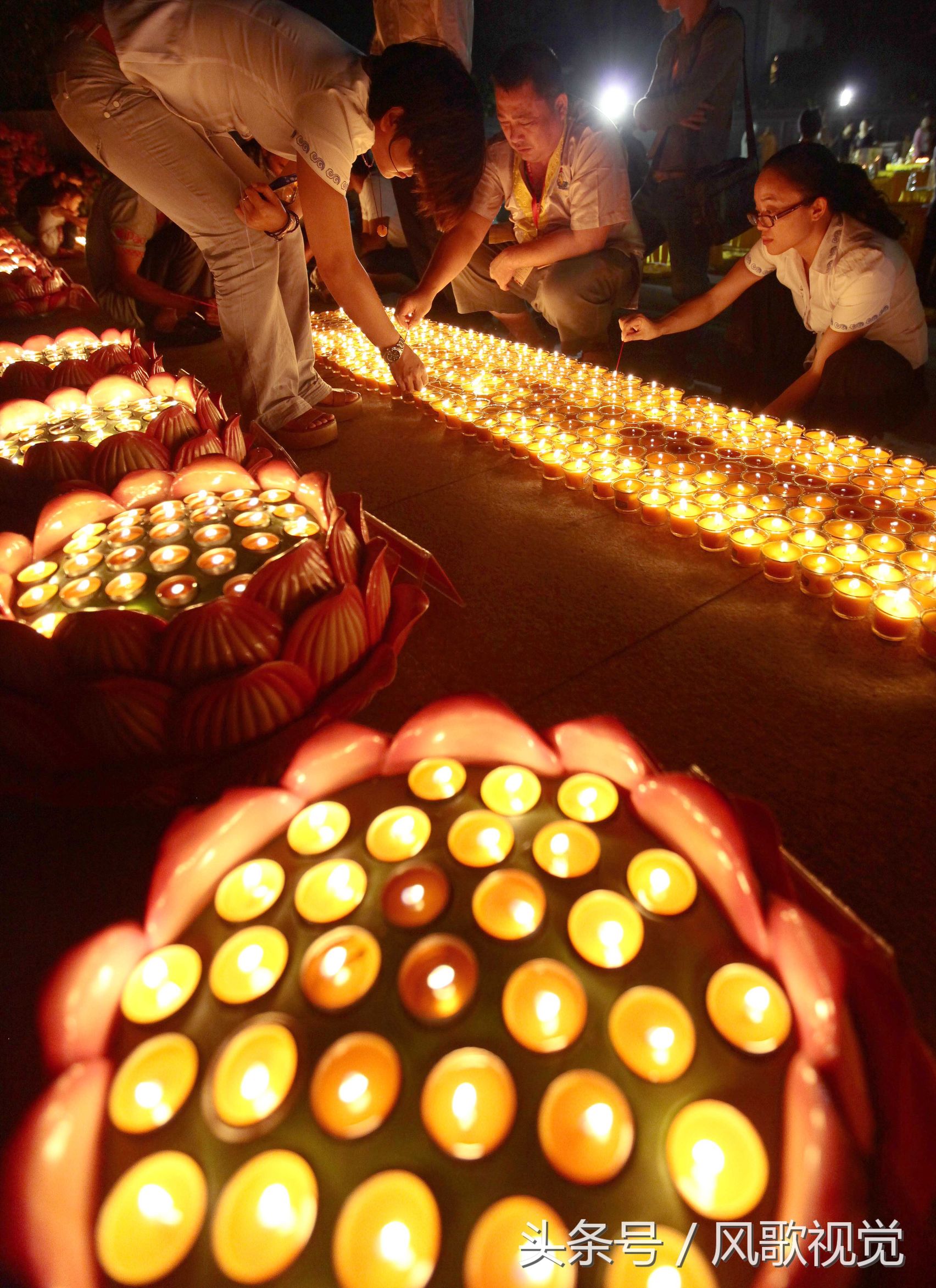 佛寺道场传灯法会万灯祈福,传灯到底有何意义和功德呢