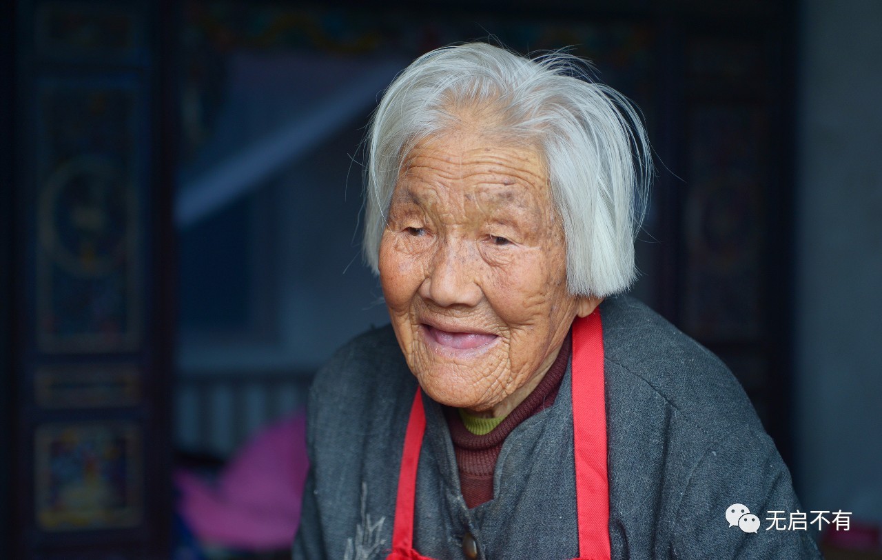 长黑发出新牙,东海镇显中村这个102岁老人目测能活200岁