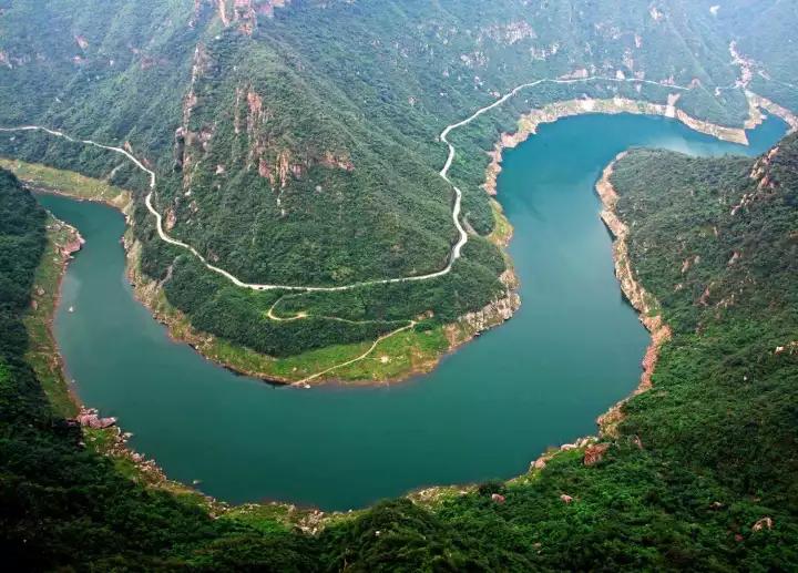 宝泉大峡谷:中国地理上不可思议的曲峡地理景观代表之一