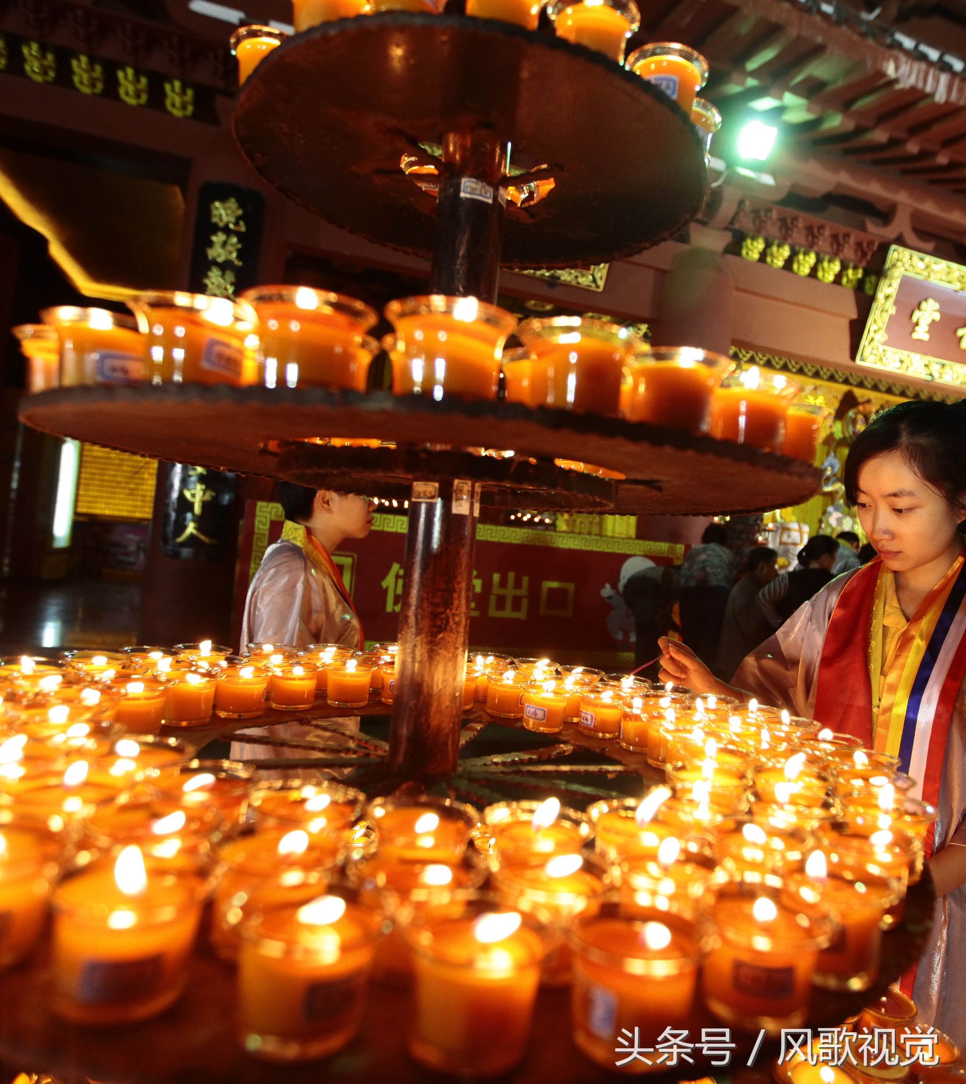 佛寺道场传灯法会万灯祈福传灯到底有何意义和功德呢