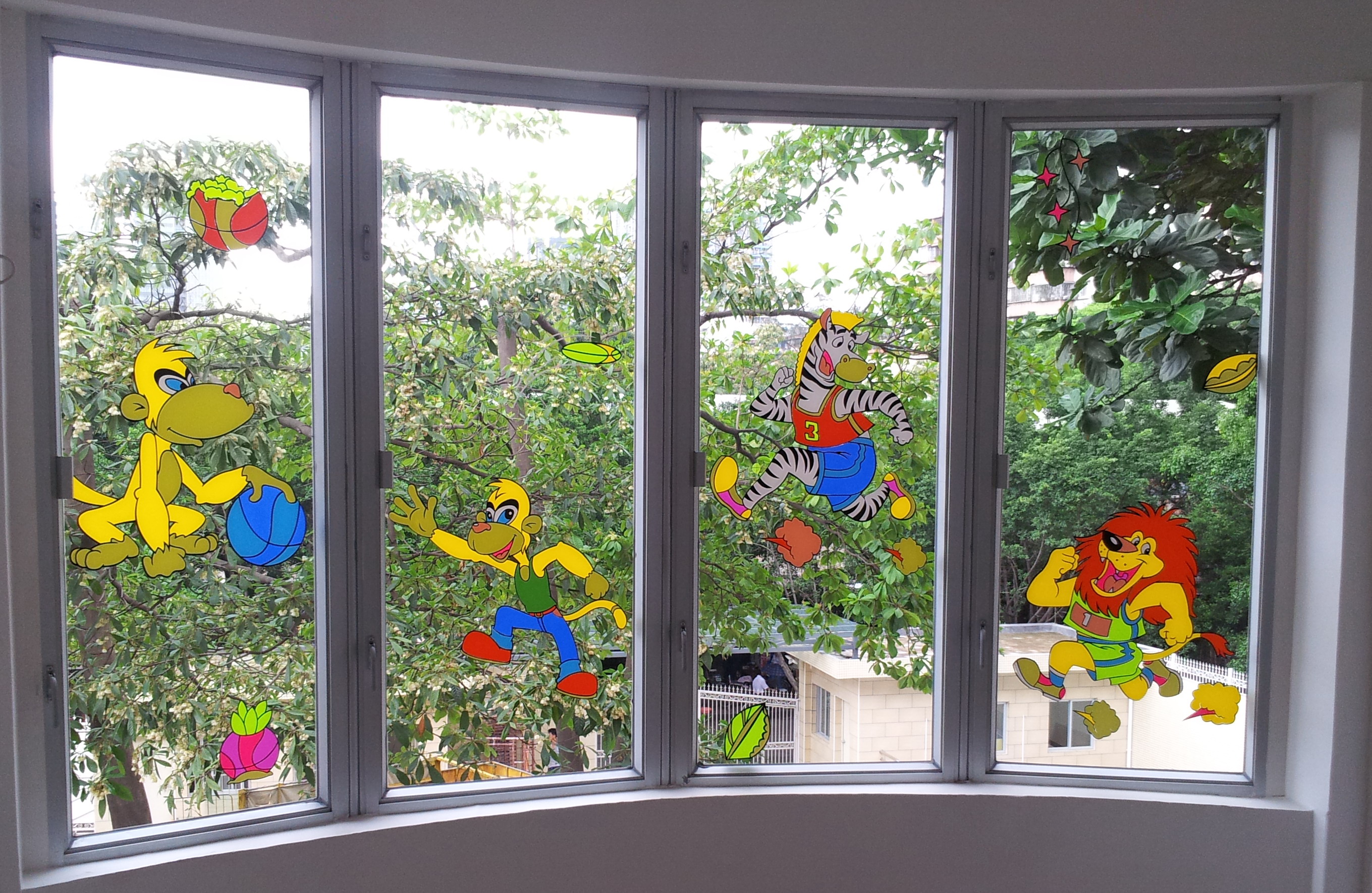实拍幼儿园卡通系列玻璃窗贴,美美哒!