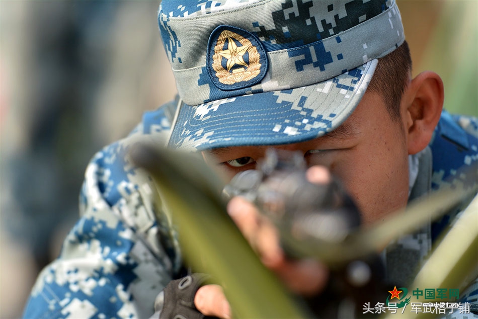 好激動,今天新兵練習打槍!這麼帥的兵哥哥排排臥倒 認真學習!