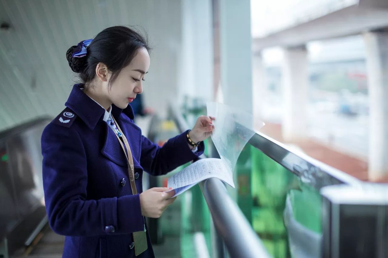 长沙地铁制服图片