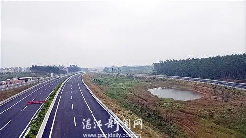 攝▼汕湛高速吳川支線已於10月底動工建設▼廣東省濱海公路湛江段徐聞