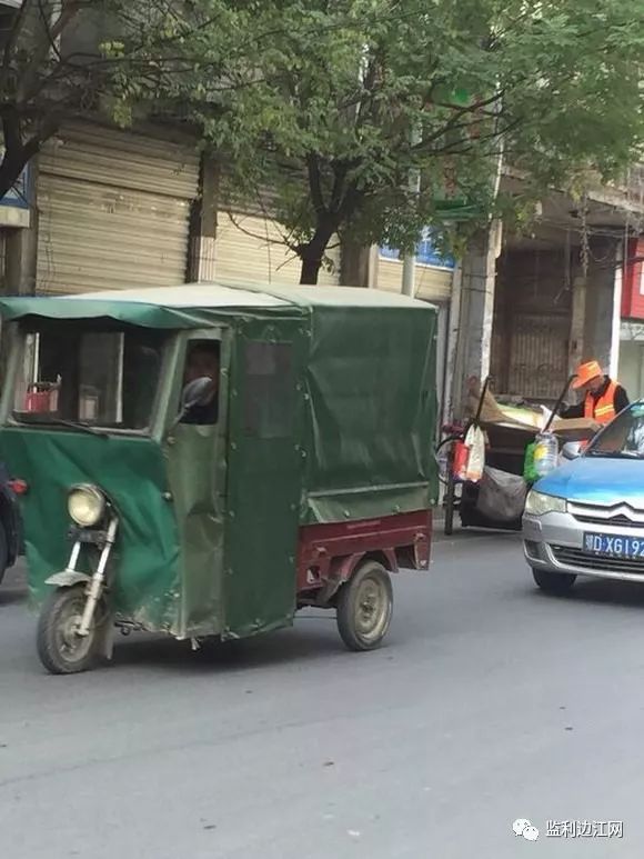 城管中队:满街的麻木你到底管不管的了?