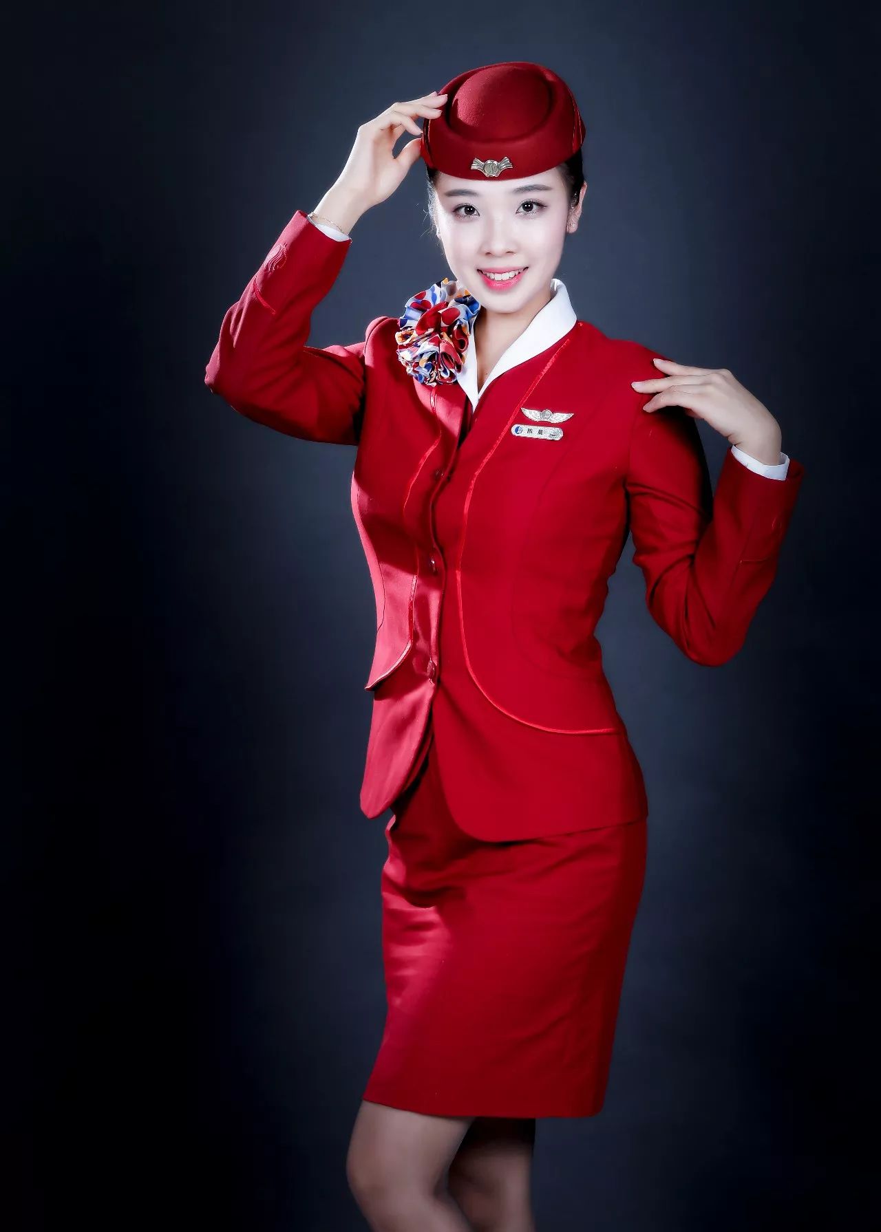 山东航空公司空姐制服图片