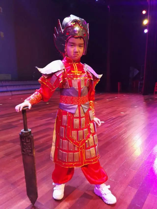 小学生cosplay书中人物图片