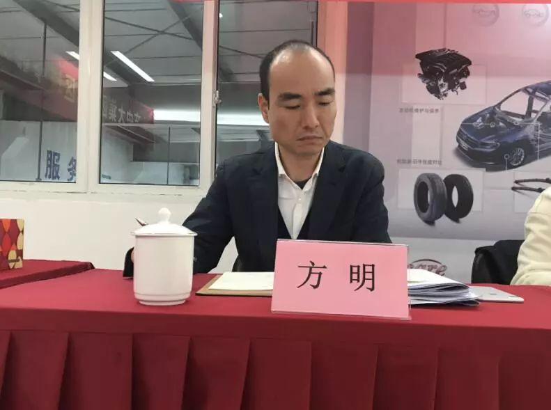 宗佩陪同王露宁副总裁,物产元通方明董事长视察了公司展厅及现场环境