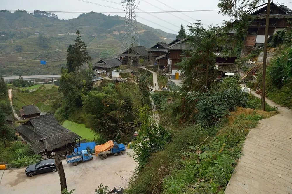 钱俊∣黔之东南1弄登村偶遇杀牛过节