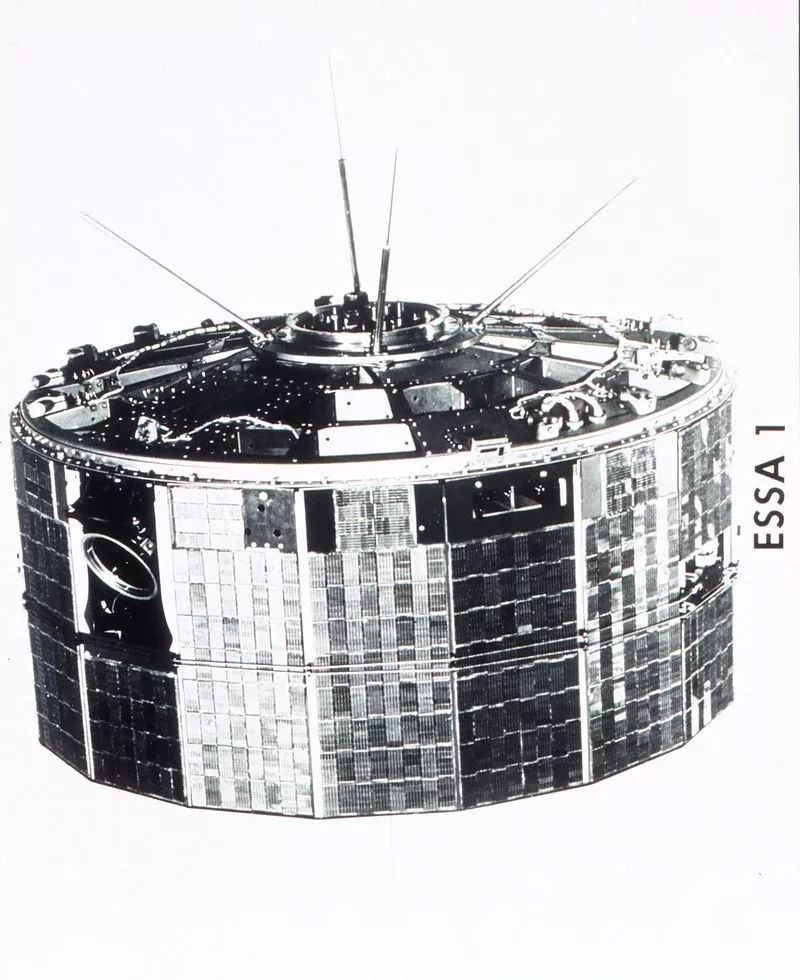 第一颗实用太阳同步轨道气象卫星艾萨(essa)1号