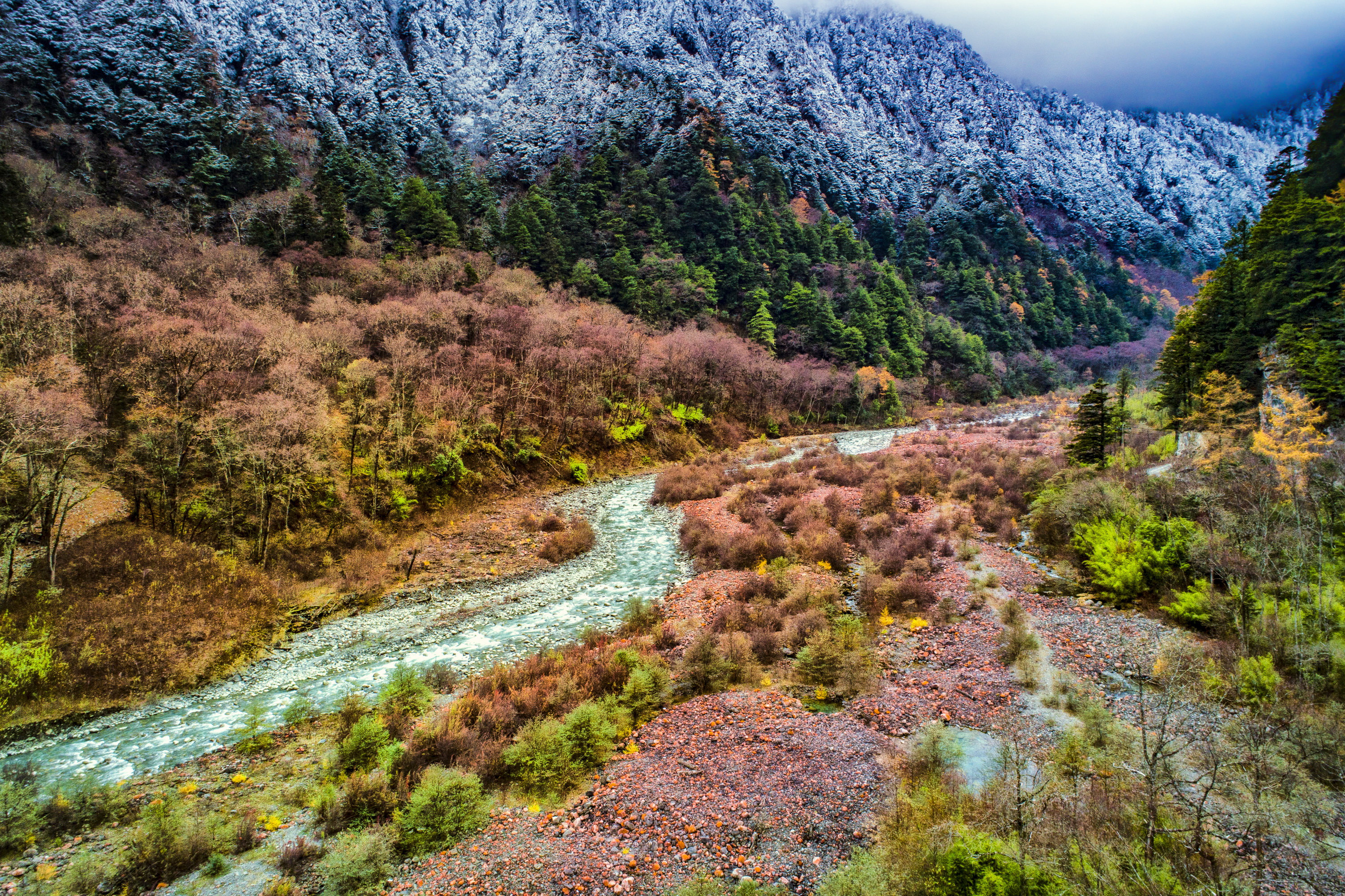 草科乡田湾河景区图片