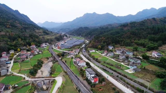 刘朝翔摄宝成铁路马角坝会龙场马燕摄交汇罗晶摄西成高铁开通带动沿线