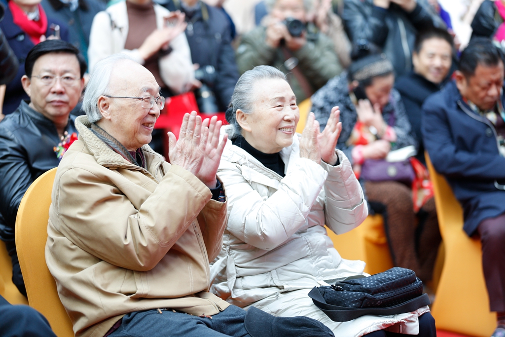 著名建筑设计大师张锦秋女士和丈夫韩骥先生莅临盛会现场,让现场活动