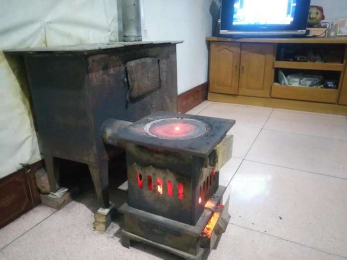 山东滨州,憋了气 又名 炭炉子,土炉子,适用于北方村民冬季取暖,烧火