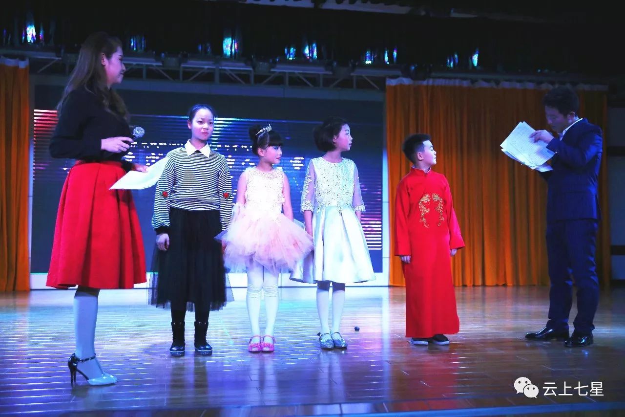 女 毕节梁才学校 任可欣 女 毕节五小 姓 名 性别 就读学校 熊雨露