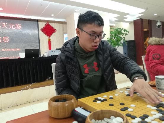 王峻啸夺得成都业余围棋天元成都晚报队三剑客出炉