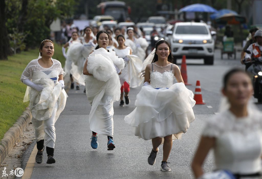 泰国:奔跑吧,新娘!600名准新娘争夺钻戒和马尔代夫蜜月之旅