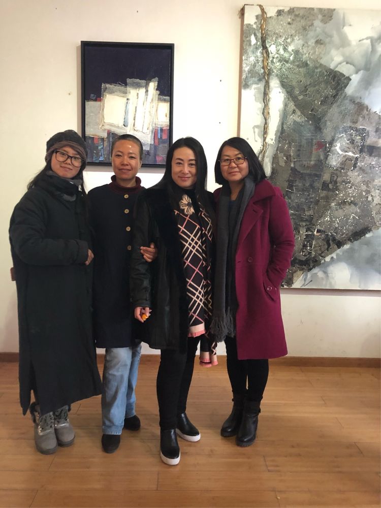 林红与林楠艺术家鹿林与女画家王晓蓉合影亦是鼓励王晓蓉部分参展作品