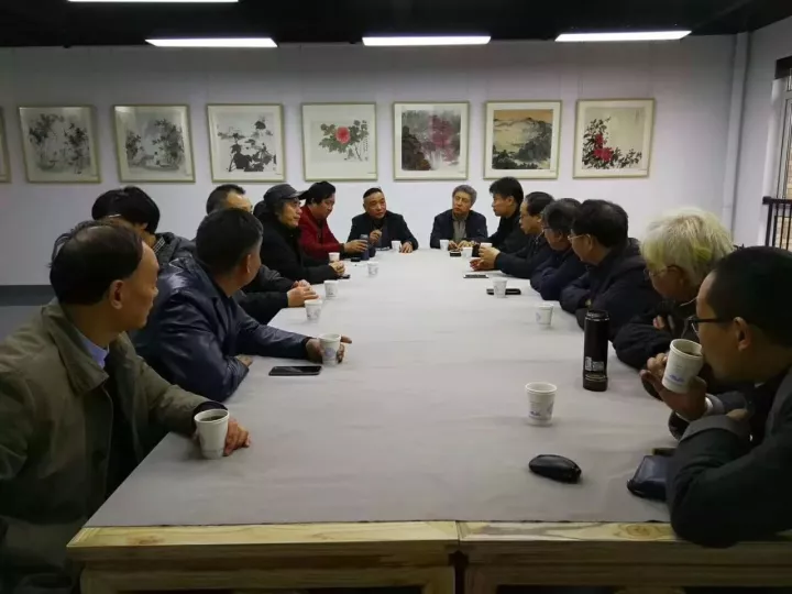 会,研讨会由周海歌副会长主持,梁元,张广才,徐文藻,顾青蛟,杨雷,王平