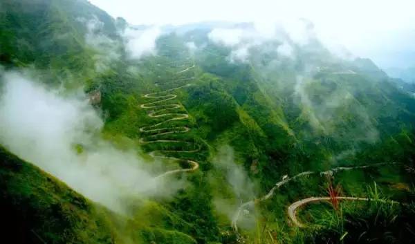 在贵州的公路上行驶,没喝酒也可能算你"醉驾!因为.