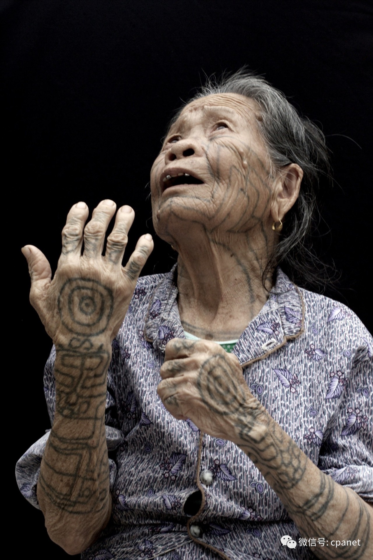 黎族人纹身图片